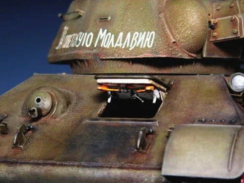 Trumpeter T-34/76 1943 – 1:16 harcjármű makett