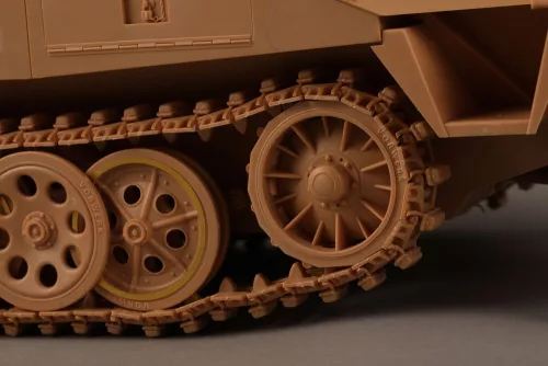Trumpeter Sd.Kfz. 251D – 1:16 harcjármű makett