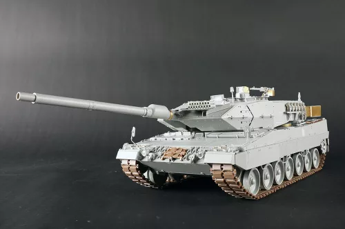 Trumpeter német Leopard 2A6 MBT – 1:16 harcjármű makett