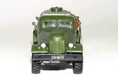 Trumpeter szovjet ZIL-157 üzemanyag-szállító teherautó – 1:72 katonai jármű makett