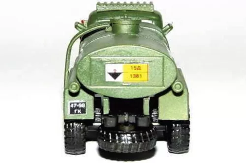 Trumpeter szovjet ZIL-157 üzemanyag-szállító teherautó – 1:72 katonai jármű makett