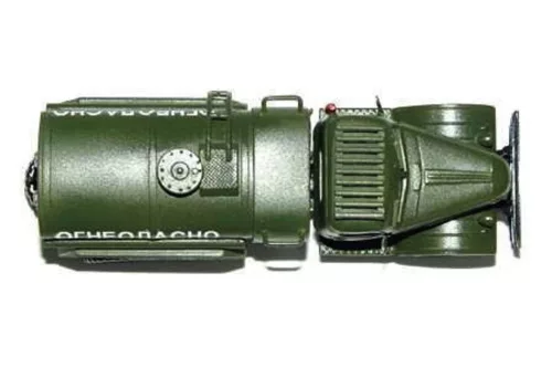 Trumpeter szovjet ZIL-157 üzemanyag-szállító teherautó – 1:72 katonai jármű makett