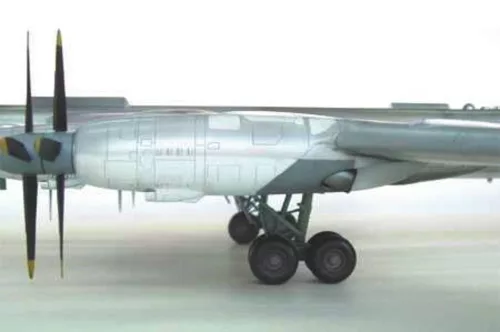 Trumpeter Tupolev Tu-95 MS Bear-H – 1:72 repülőgép makett