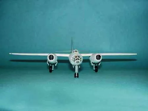 Trumpeter Harbin H-5 bombázó – 1:72 repülőgép makett