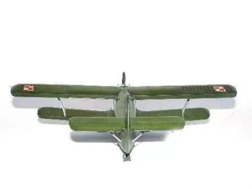 Trumpeter Antonov An-2M Colt sífutóművel – 1:72 repülőgép makett