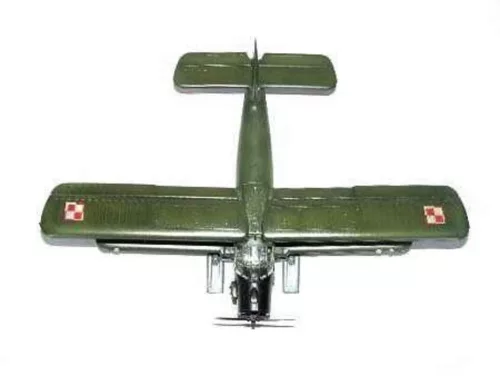 Trumpeter Antonov An-2M Colt sífutóművel – 1:72 repülőgép makett