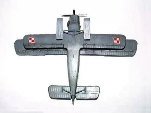 Trumpeter Antonov An-2M Colt sífutóművel – 1:72 repülőgép makett