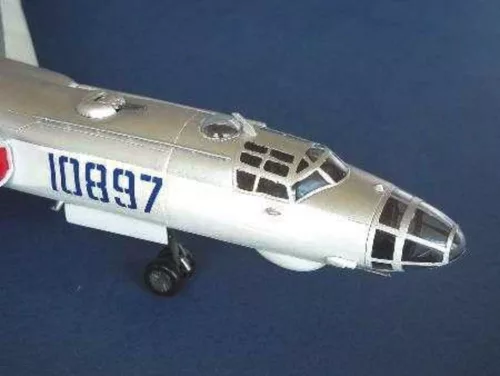 Trumpeter Tupolev Tu-16K 26 Badger – 1:72 repülőgép makett