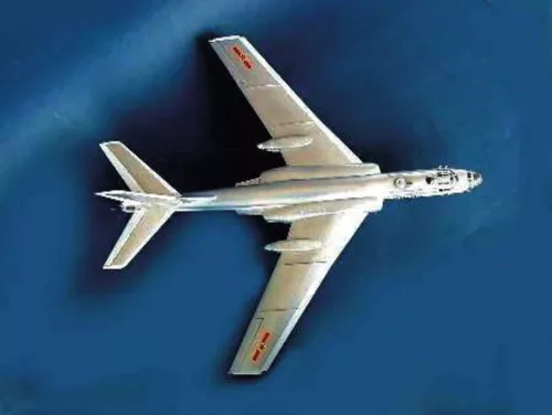 Trumpeter Tupolev Tu-16K 26 Badger – 1:72 repülőgép makett