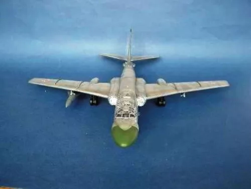 Trumpeter Tupolev Tu-16K 10 Badger – 1:72 repülőgép makett