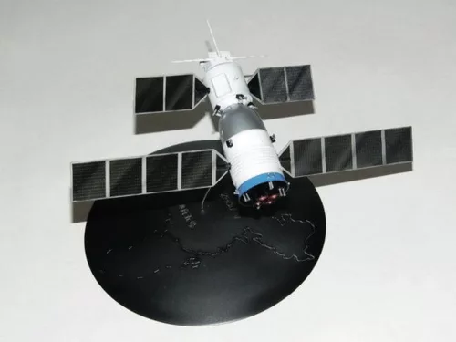 Trumpeter kínai űrhajó – 1:72 űreszköz makett