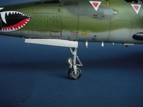 Trumpeter Republic F-105 G Wild Weasel – 1:32 repülőgép makett