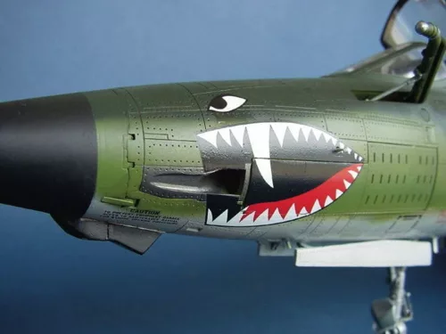 Trumpeter Republic F-105 G Wild Weasel – 1:32 repülőgép makett