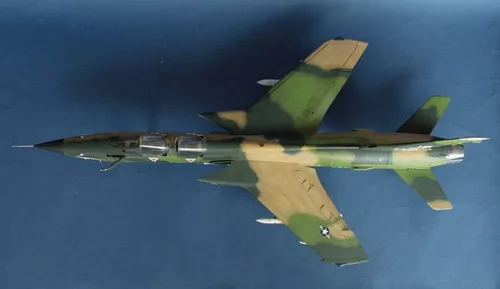 Trumpeter Republic F-105 G Wild Weasel – 1:32 repülőgép makett