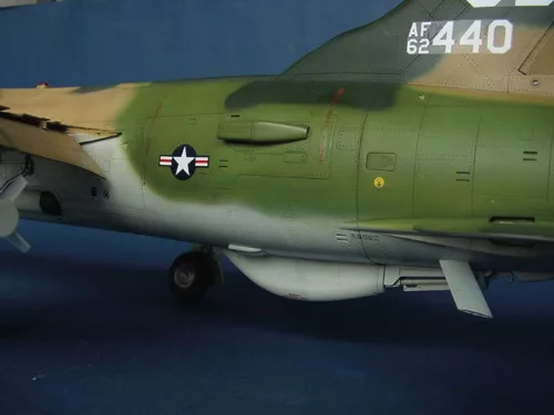 Trumpeter Republic F-105 G Wild Weasel – 1:32 repülőgép makett