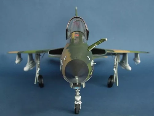 Trumpeter Republic F-105 G Wild Weasel – 1:32 repülőgép makett