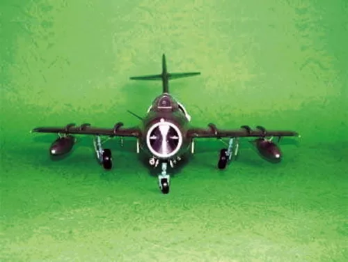 Trumpeter MiG-17 F Fresco – 1:32 repülőgép makett