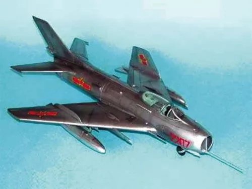 Trumpeter MiG-19 S Farmer C – 1:32 repülőgép makett