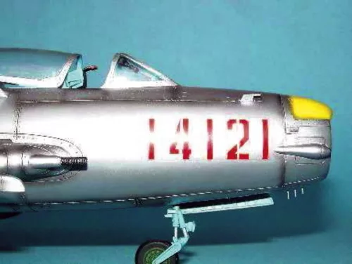 Trumpeter MiG-19 PM Farmer E/Shenyang F-6B – 1:32 repülőgép makett