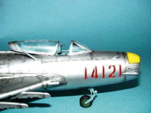 Trumpeter MiG-19 PM Farmer E/Shenyang F-6B – 1:32 repülőgép makett
