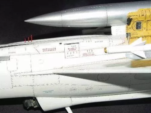 Trumpeter Shenyang F-7 II – 1:32 repülőgép makett