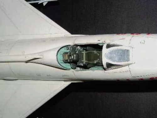 Trumpeter Shenyang F-7 II – 1:32 repülőgép makett