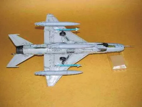Trumpeter Chengdu F-7 MG – 1:32 repülőgép makett
