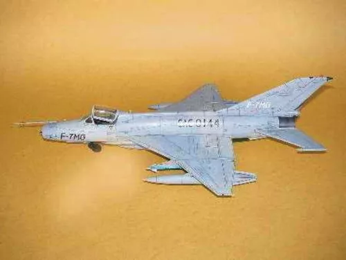 Trumpeter Chengdu F-7 MG – 1:32 repülőgép makett