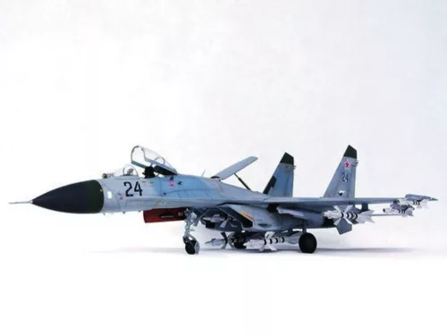 Trumpeter Sukhoi Su-27 Flanker B – 1:32 repülőgép makett