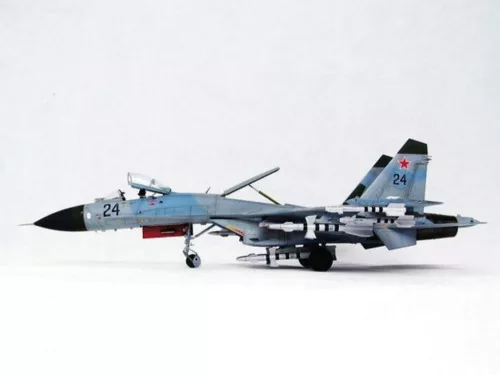 Trumpeter Sukhoi Su-27 Flanker B – 1:32 repülőgép makett