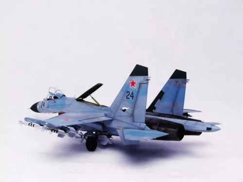 Trumpeter Sukhoi Su-27 Flanker B – 1:32 repülőgép makett
