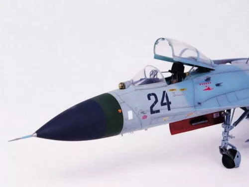 Trumpeter Sukhoi Su-27 Flanker B – 1:32 repülőgép makett