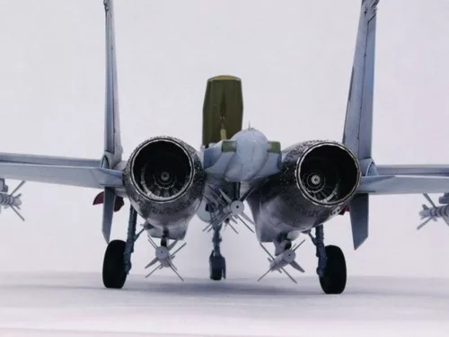 Trumpeter Sukhoi Su-27 Flanker B – 1:32 repülőgép makett
