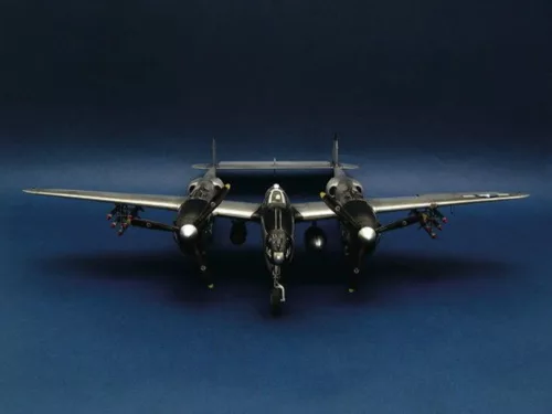 Trumpeter Lockheed P-38 L-5-LO Lightning – 1:32 repülőgép makett
