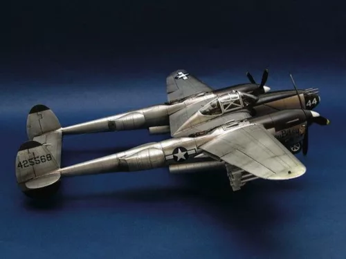 Trumpeter Lockheed P-38 L-5-LO Lightning – 1:32 repülőgép makett