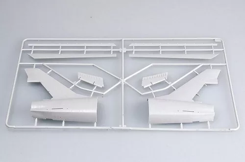 Trumpeter North American F-100D Super Sabre – 1:32 repülőgép makett