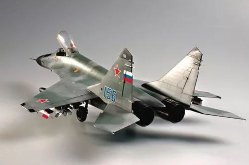Trumpeter orosz MiG-29M „Fulcrum” vadászrepülőgép – 1:32 repülőgép makett