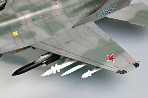Trumpeter orosz MiG-29M „Fulcrum” vadászrepülőgép – 1:32 repülőgép makett