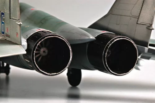 Trumpeter orosz MiG-29M „Fulcrum” vadászrepülőgép – 1:32 repülőgép makett