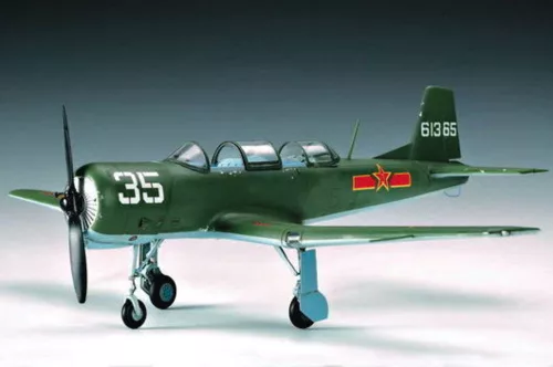 Trumpeter Nanchang CJ-6 – 1:32 repülőgép makett