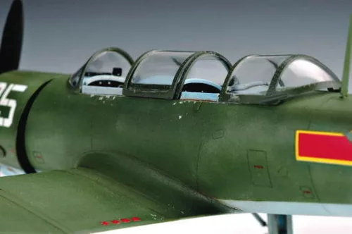 Trumpeter Nanchang CJ-6 – 1:32 repülőgép makett