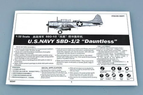 Trumpeter SBD-1/2 Dauntless amerikai haditengerészet – 1:32 repülőgép makett