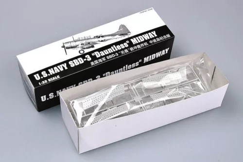 Trumpeter SBD-3 Dauntless Midway amerikai haditengerészet – 1:32 repülőgép makett