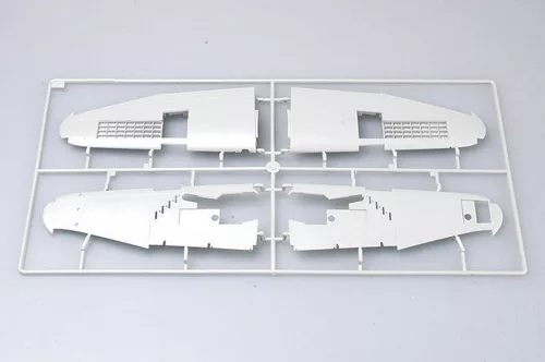 Trumpeter P-47D Razorback vadászrepülőgép – 1:32 repülőgép makett