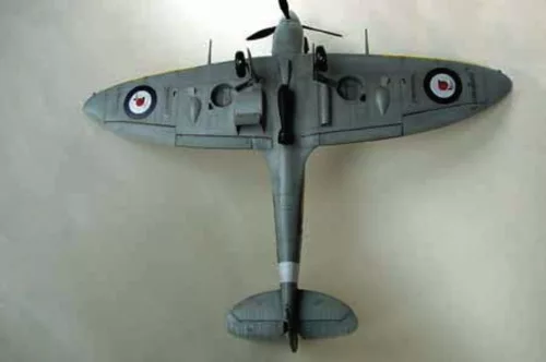 Trumpeter Supermarine Spitfire Mk. Vb – 1:24 repülőgép makett