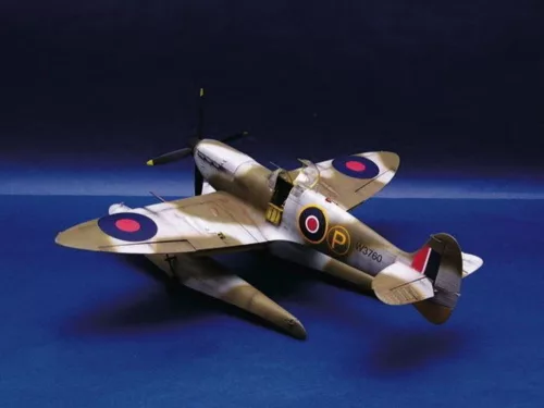 Trumpeter Supermarine Spitfire Mk. Vb hidroplán – 1:24 repülőgép makett
