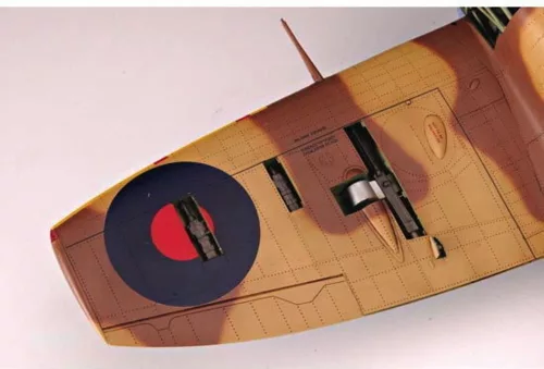Trumpeter Supermarine Spitfire Mk. Vb/Trop – 1:24 repülőgép makett
