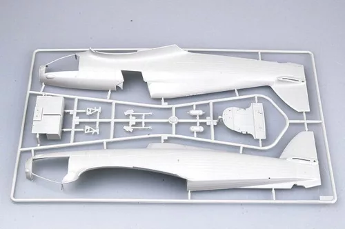 Trumpeter Hurricane MK. II C/TROP – 1:24 repülőgép makett