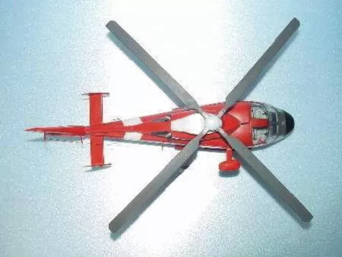 Trumpeter Aerospatiale HH-65A Dolphin – 1:48 helikopter makett