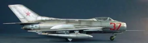 Trumpeter MiG-19 S Farmer C – 1:48 repülőgép makett